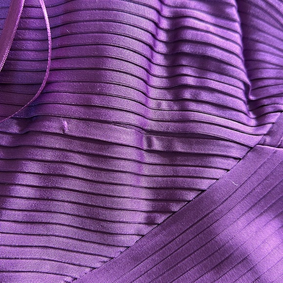 Gorgeous BCBG MaxAzria gown - Picture 5 of 7